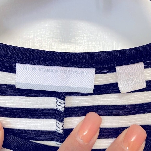 NY&CO Black & White Stripe Dress-Size XS - Picture 6 of 7
